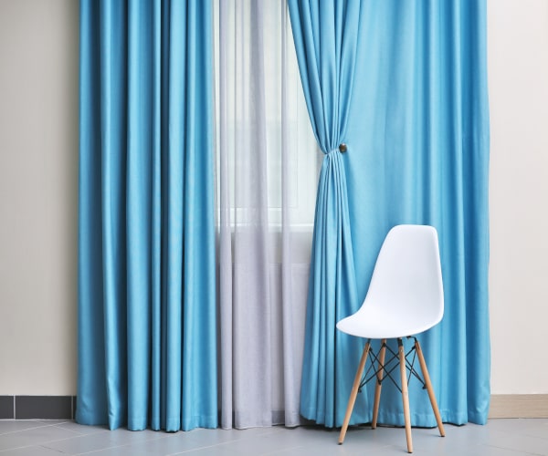 curtains3-min